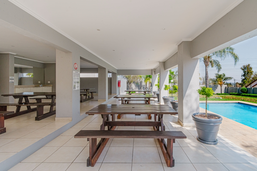 3 Bedroom Property for Sale in Barbeque Downs Gauteng