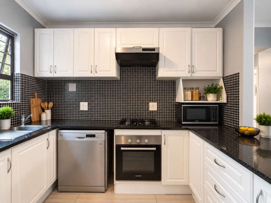 To Let 3 Bedroom Property for Rent in Broadacres Gauteng