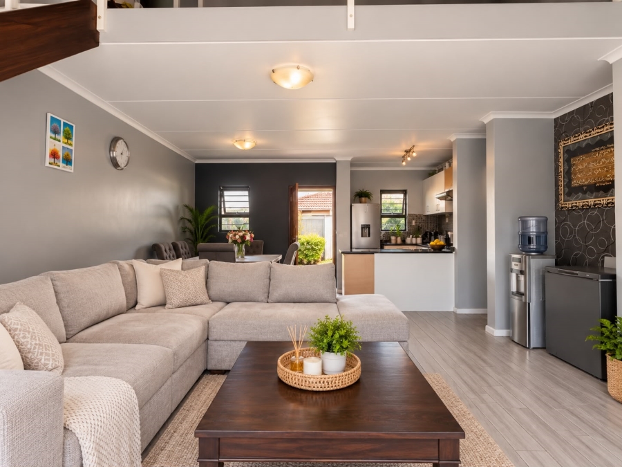To Let 3 Bedroom Property for Rent in Broadacres Gauteng
