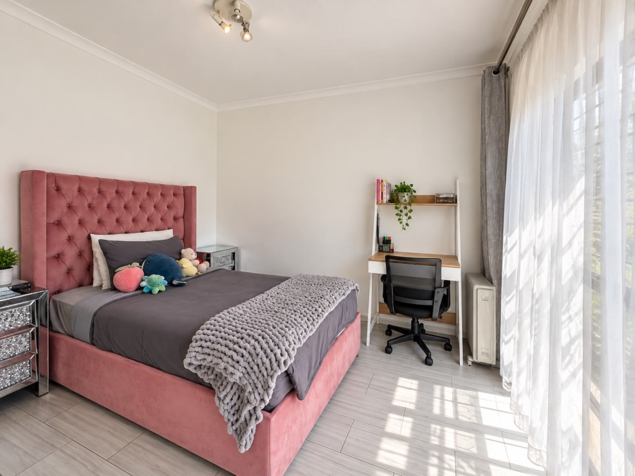 To Let 3 Bedroom Property for Rent in Broadacres Gauteng