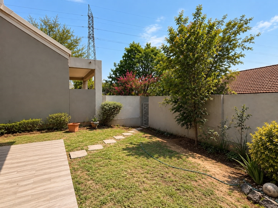 To Let 3 Bedroom Property for Rent in Broadacres Gauteng