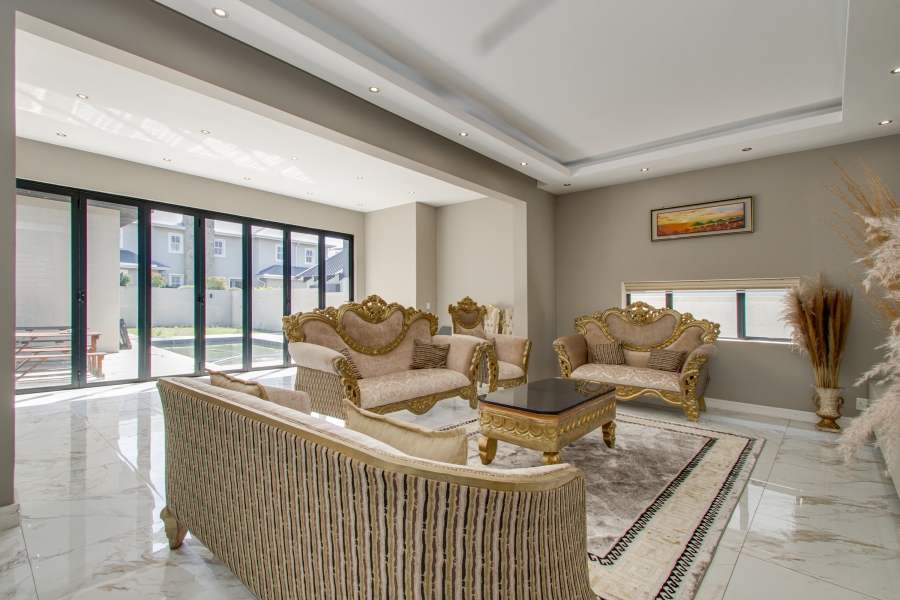 To Let 4 Bedroom Property for Rent in Helderfontein Estate Gauteng