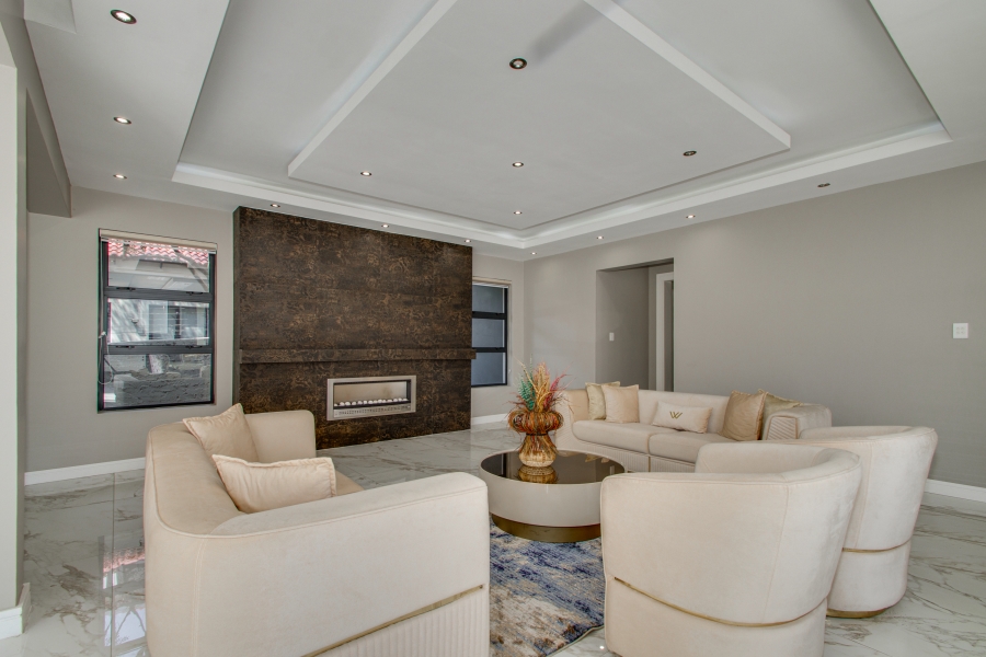To Let 4 Bedroom Property for Rent in Helderfontein Estate Gauteng