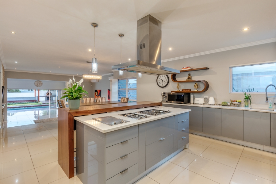 5 Bedroom Property for Sale in Douglasdale Gauteng