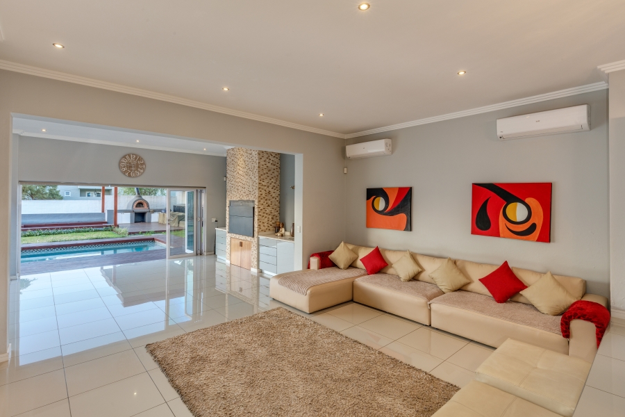 5 Bedroom Property for Sale in Douglasdale Gauteng