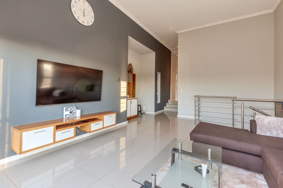 5 Bedroom Property for Sale in Douglasdale Gauteng