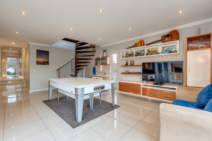 5 Bedroom Property for Sale in Douglasdale Gauteng