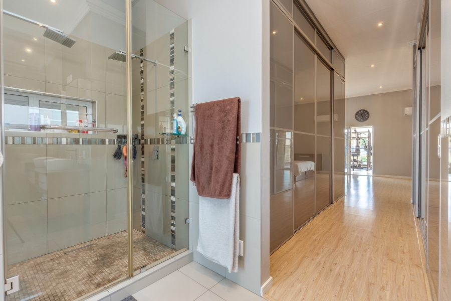 5 Bedroom Property for Sale in Douglasdale Gauteng