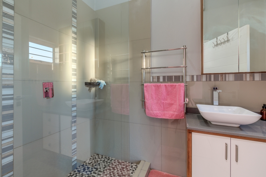 5 Bedroom Property for Sale in Douglasdale Gauteng