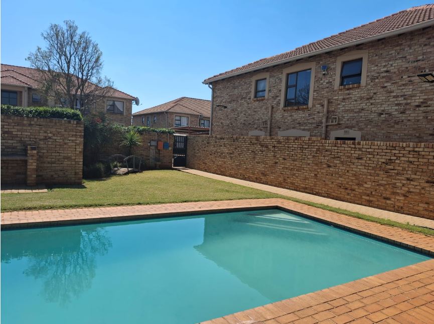 2 Bedroom Property for Sale in Randpoort Gauteng