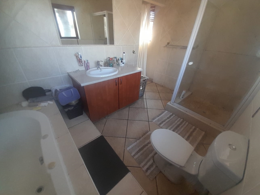 To Let 4 Bedroom Property for Rent in Noordheuwel Gauteng
