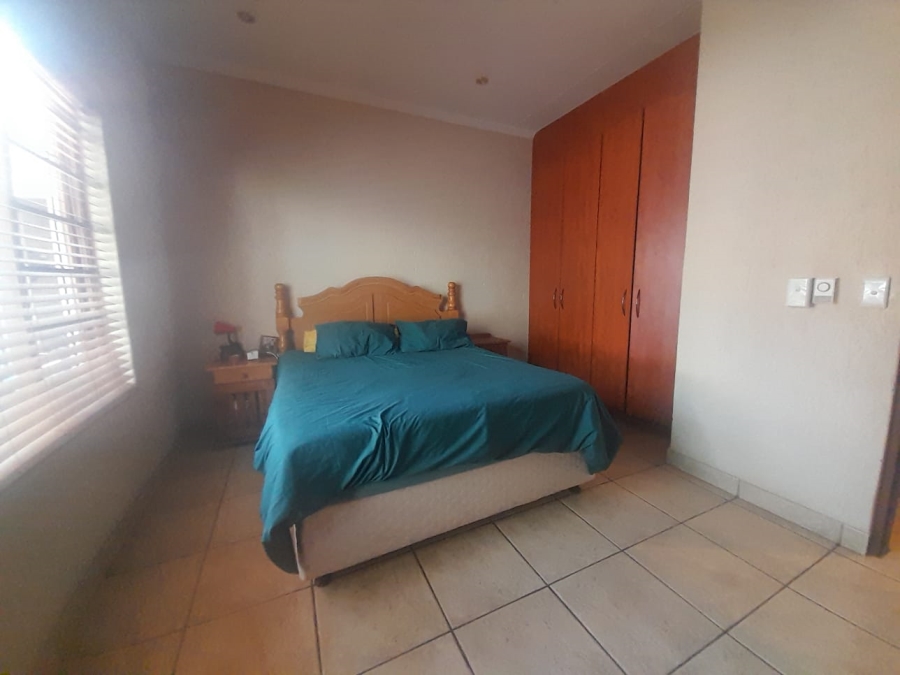 To Let 4 Bedroom Property for Rent in Noordheuwel Gauteng
