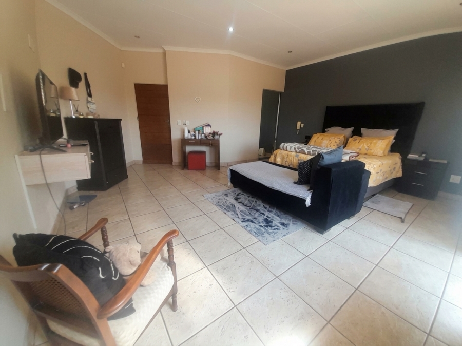 To Let 4 Bedroom Property for Rent in Noordheuwel Gauteng