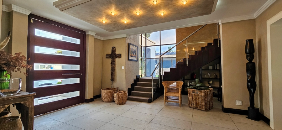 5 Bedroom Property for Sale in Three Rivers Proper Gauteng