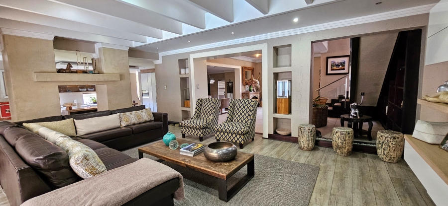 5 Bedroom Property for Sale in Three Rivers Proper Gauteng