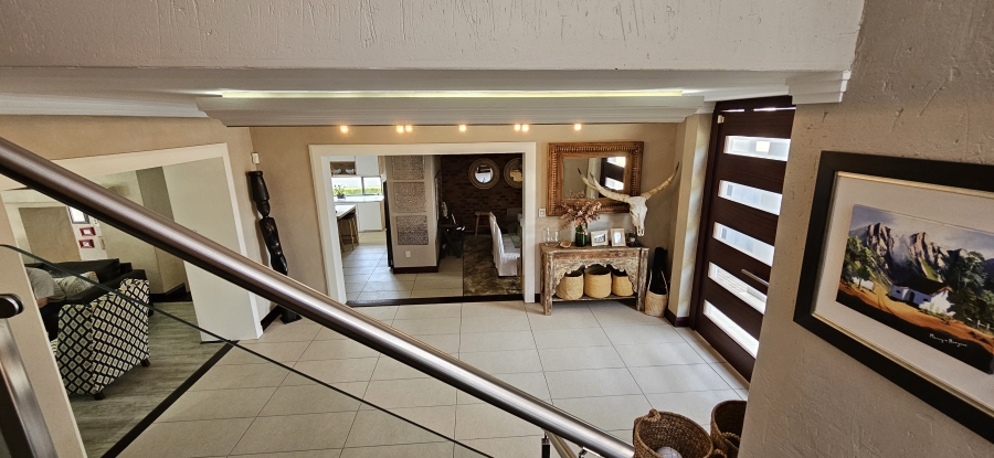 5 Bedroom Property for Sale in Three Rivers Proper Gauteng