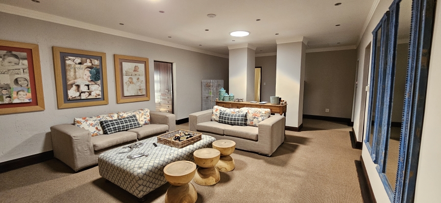 5 Bedroom Property for Sale in Three Rivers Proper Gauteng
