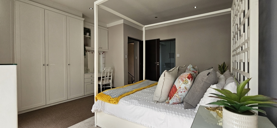 5 Bedroom Property for Sale in Three Rivers Proper Gauteng