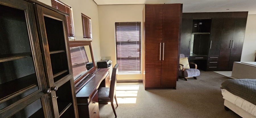 5 Bedroom Property for Sale in Three Rivers Proper Gauteng