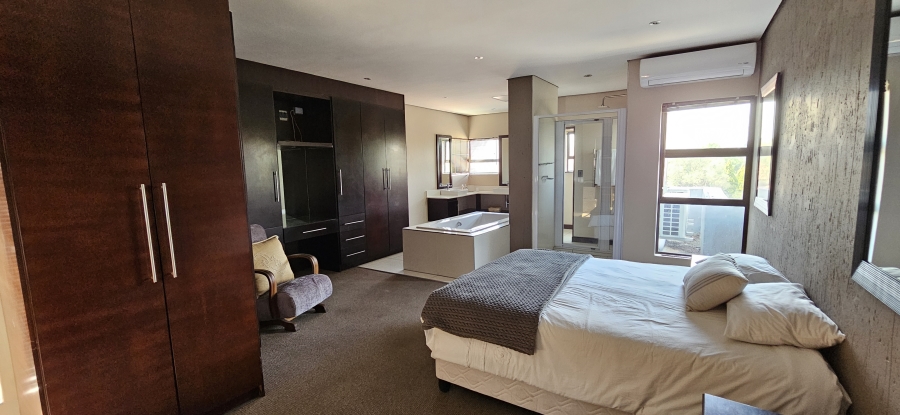 5 Bedroom Property for Sale in Three Rivers Proper Gauteng