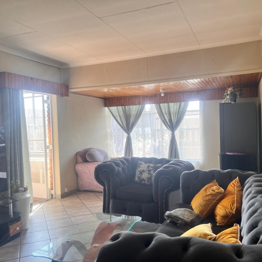 To Let 3 Bedroom Property for Rent in Brackenhurst Gauteng
