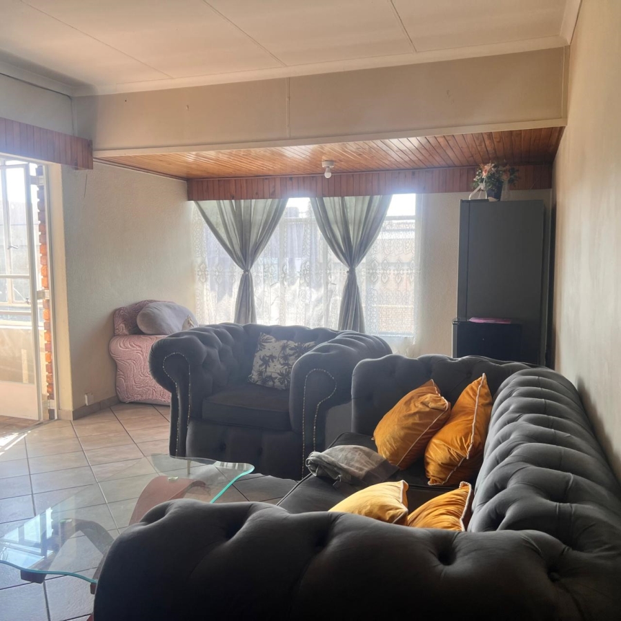 To Let 3 Bedroom Property for Rent in Brackenhurst Gauteng