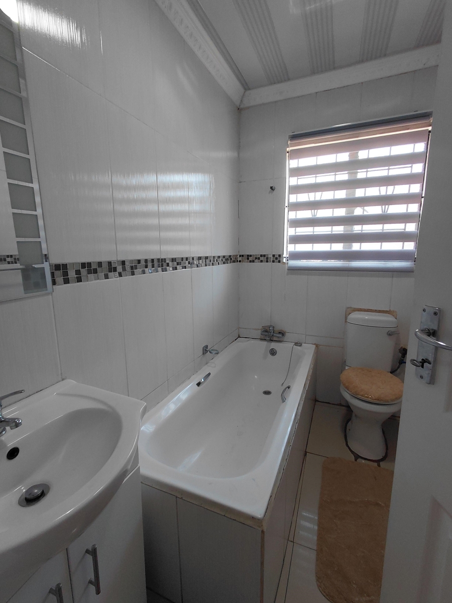 To Let 2 Bedroom Property for Rent in Protea Glen Gauteng