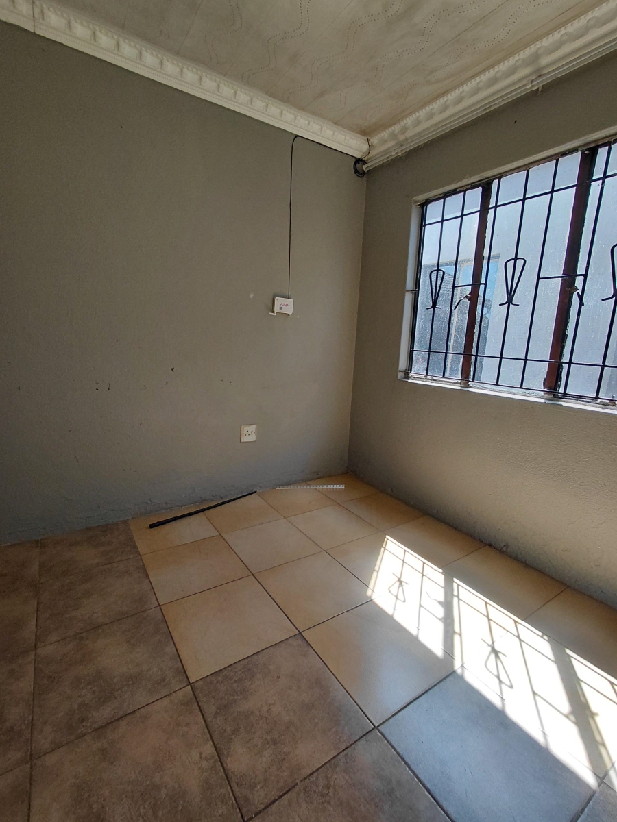 To Let 2 Bedroom Property for Rent in Protea Glen Gauteng