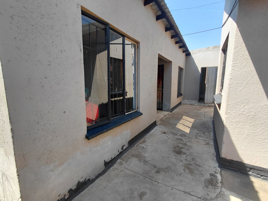 To Let 2 Bedroom Property for Rent in Protea Glen Gauteng