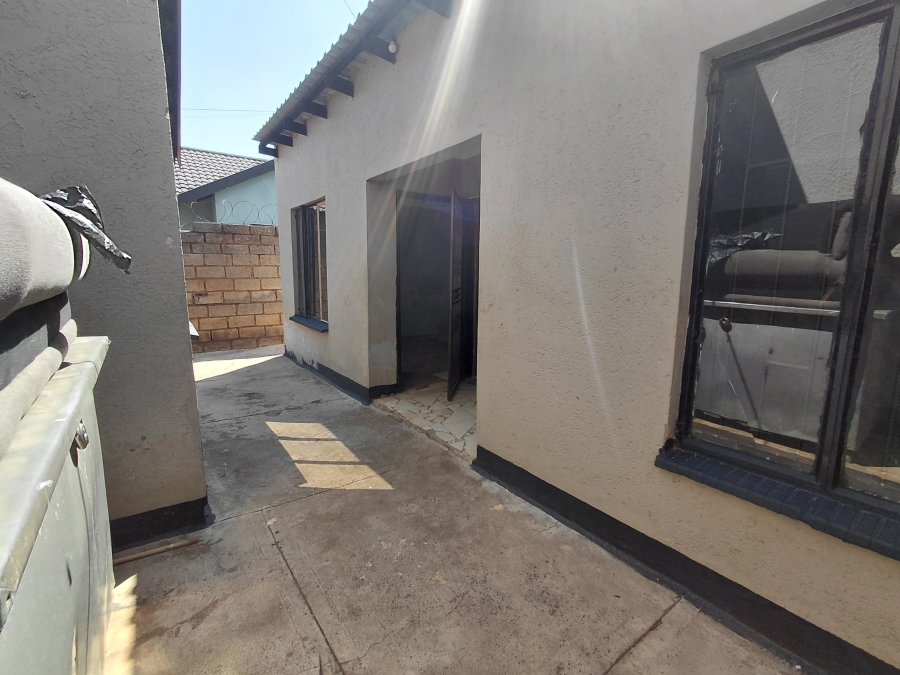 To Let 2 Bedroom Property for Rent in Protea Glen Gauteng