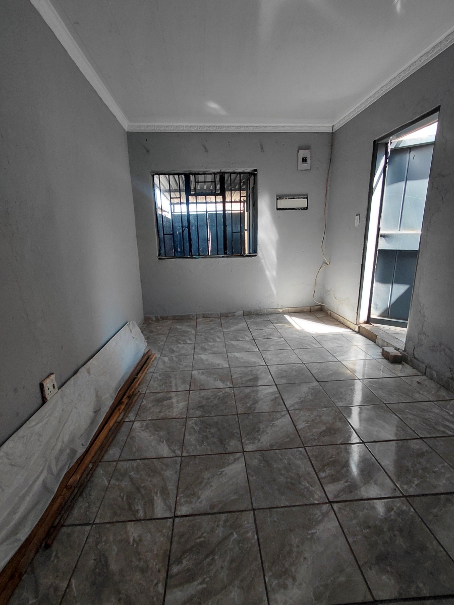 To Let 2 Bedroom Property for Rent in Protea Glen Gauteng
