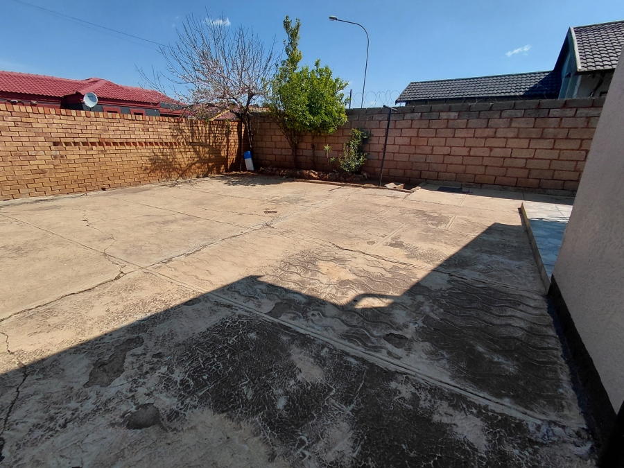 To Let 2 Bedroom Property for Rent in Protea Glen Gauteng