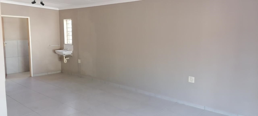 To Let Commercial Property for Rent in Discovery Gauteng