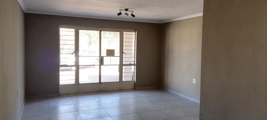 To Let Commercial Property for Rent in Discovery Gauteng