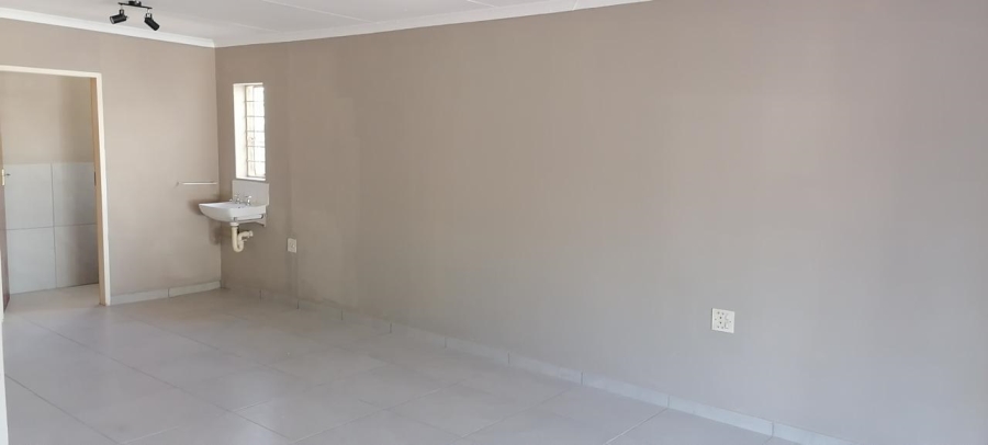 To Let Commercial Property for Rent in Discovery Gauteng