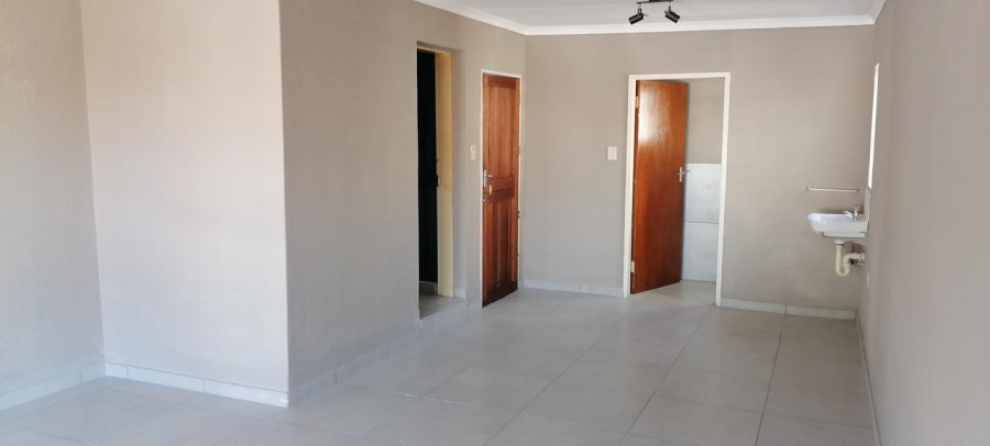 To Let Commercial Property for Rent in Discovery Gauteng
