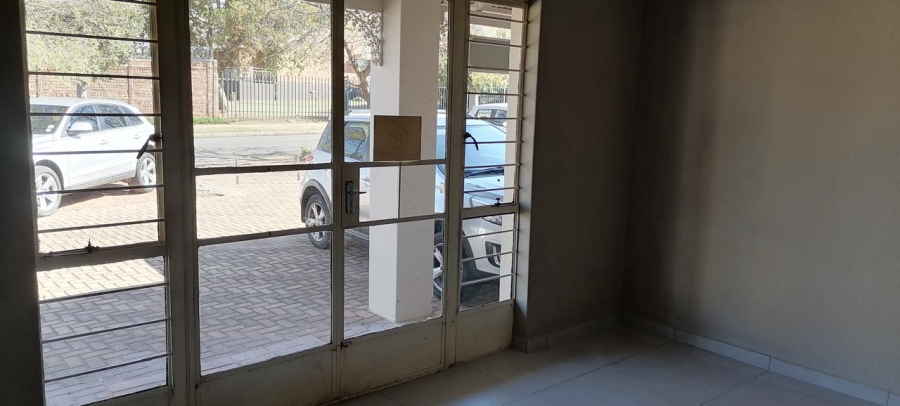 To Let Commercial Property for Rent in Discovery Gauteng
