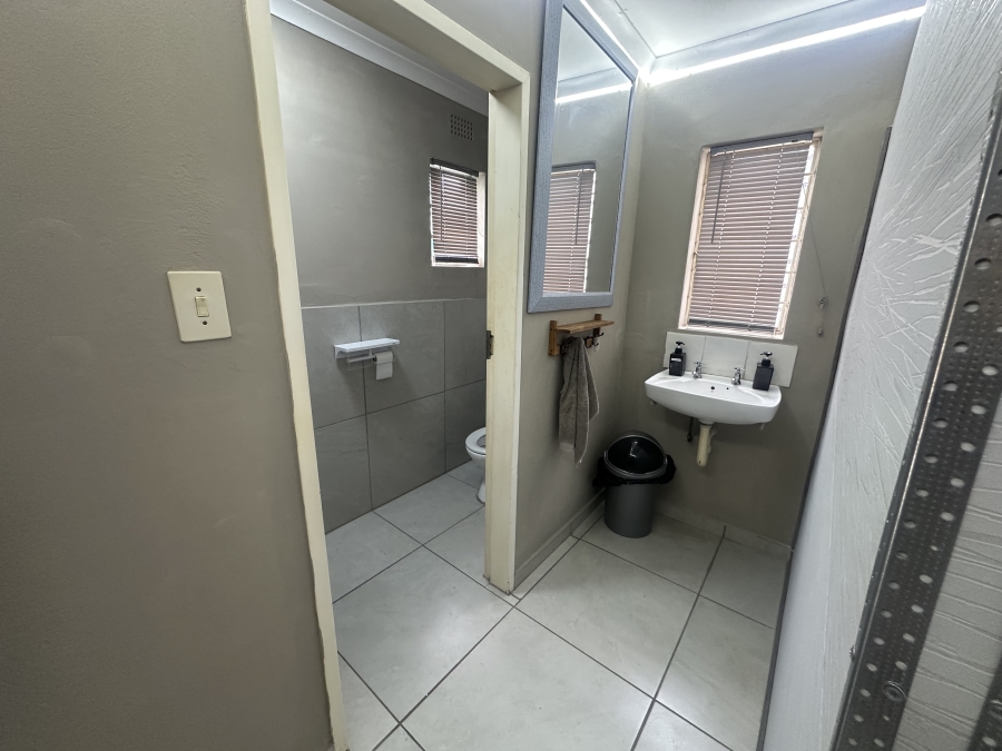 To Let Commercial Property for Rent in Discovery Gauteng