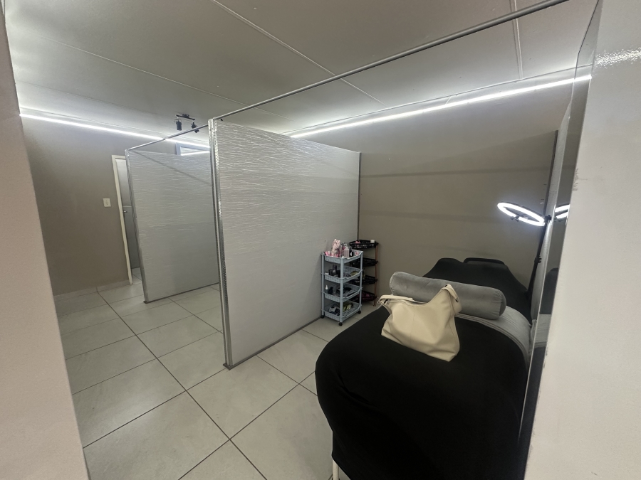 To Let Commercial Property for Rent in Discovery Gauteng
