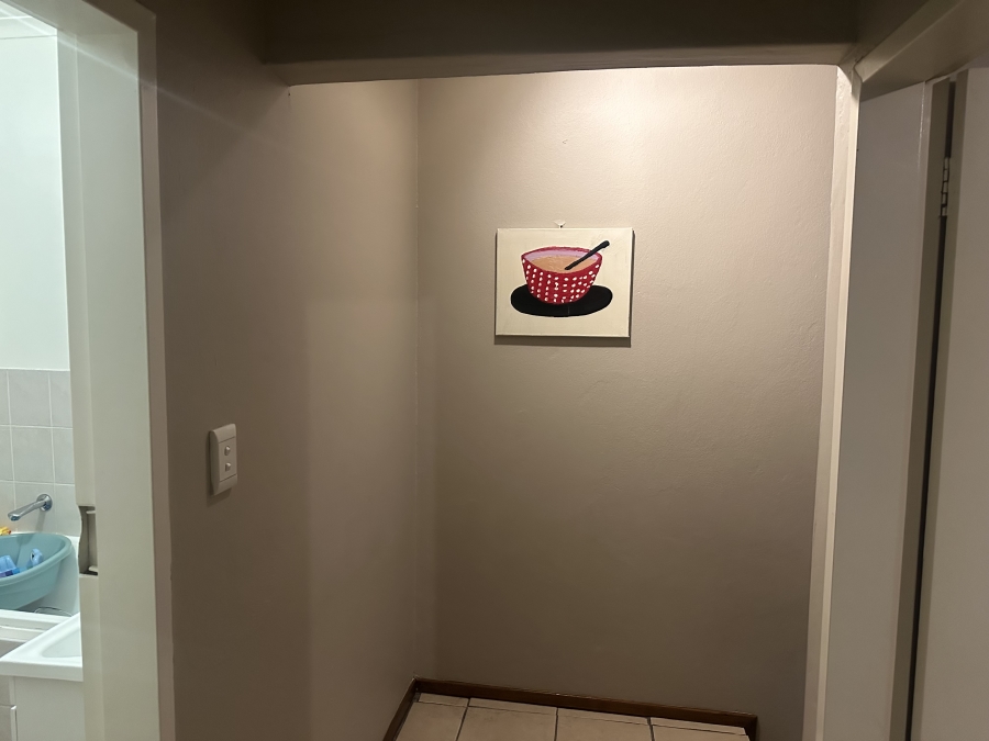 To Let 2 Bedroom Property for Rent in Little Falls Gauteng