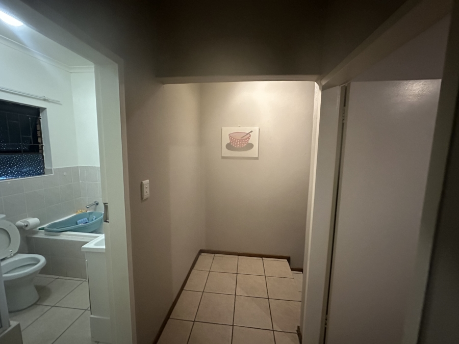 To Let 2 Bedroom Property for Rent in Little Falls Gauteng