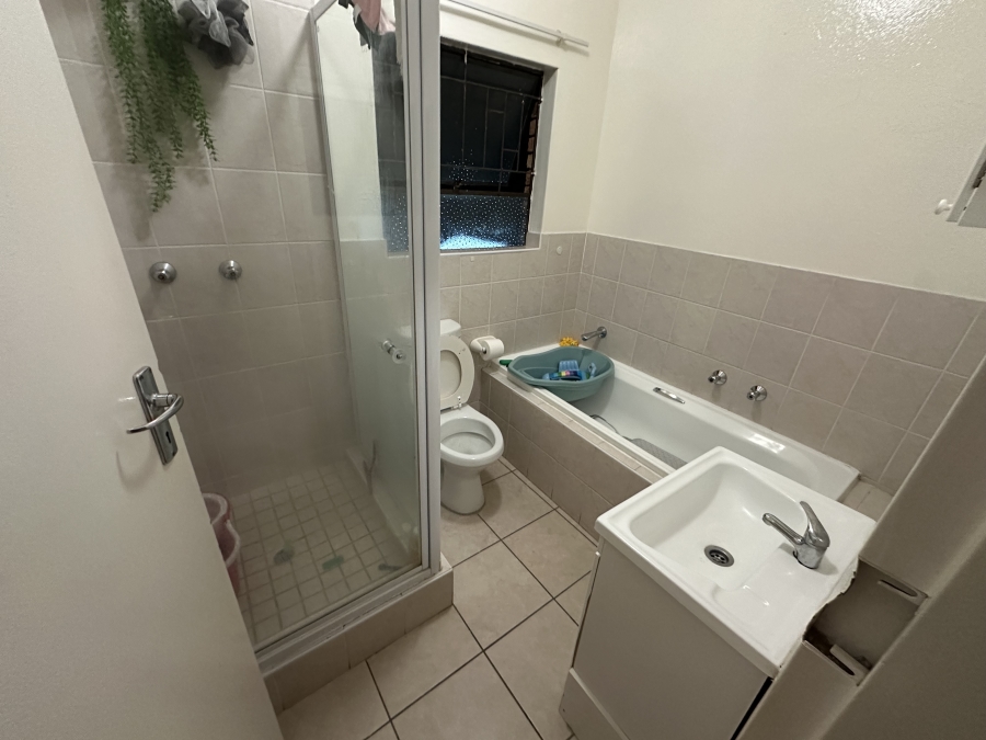To Let 2 Bedroom Property for Rent in Little Falls Gauteng