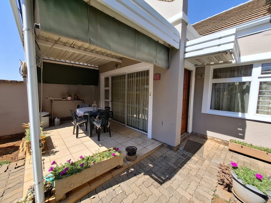 To Let 3 Bedroom Property for Rent in Equestria Gauteng