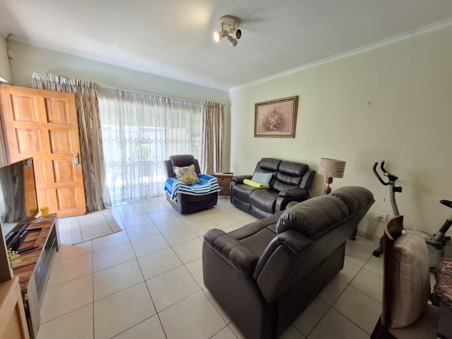 To Let 3 Bedroom Property for Rent in Equestria Gauteng