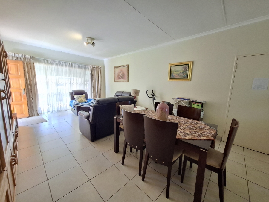 To Let 3 Bedroom Property for Rent in Equestria Gauteng