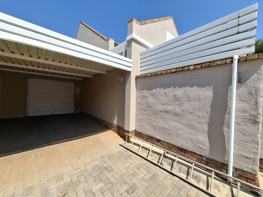To Let 3 Bedroom Property for Rent in Equestria Gauteng