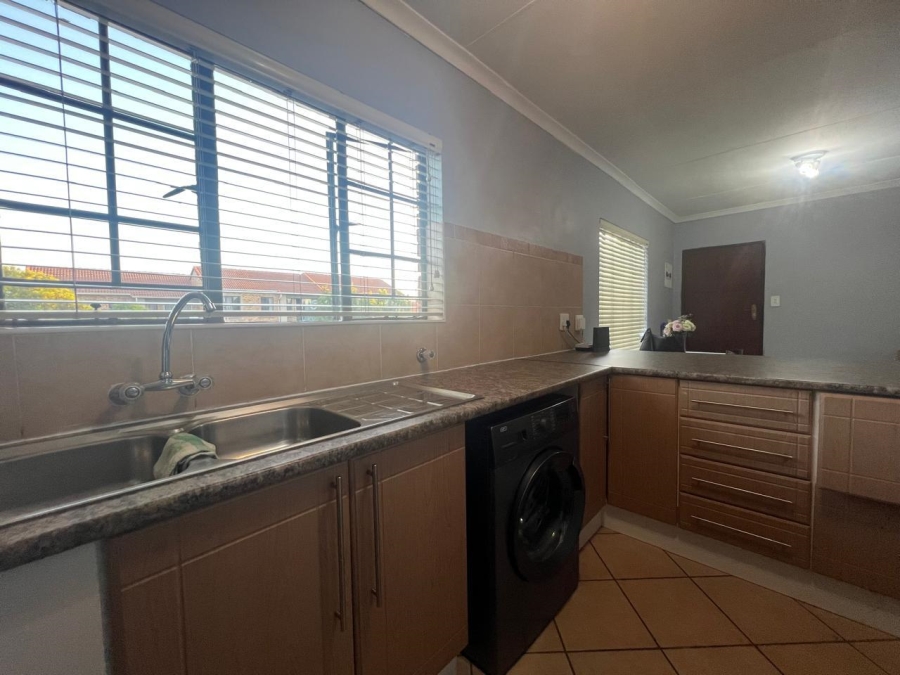 To Let 2 Bedroom Property for Rent in Highveld Gauteng