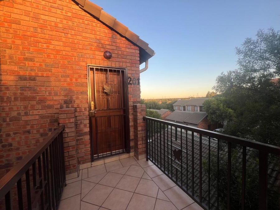 To Let 2 Bedroom Property for Rent in Highveld Gauteng