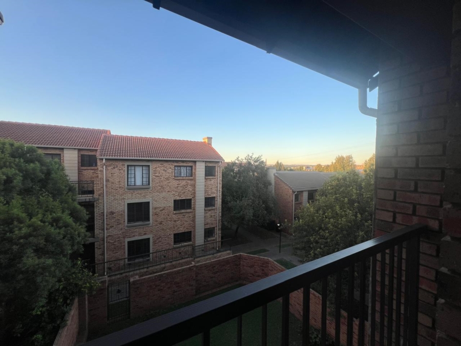 To Let 2 Bedroom Property for Rent in Highveld Gauteng