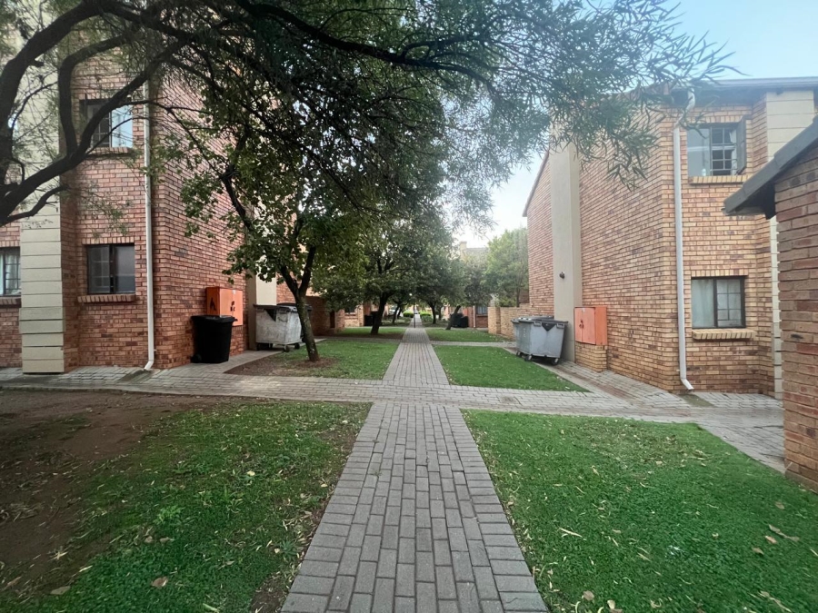 To Let 2 Bedroom Property for Rent in Highveld Gauteng